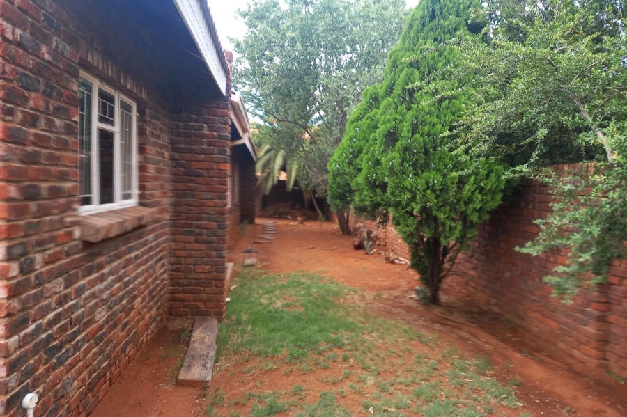 3 Bedroom Property for Sale in Roylglen Gardens Northern Cape